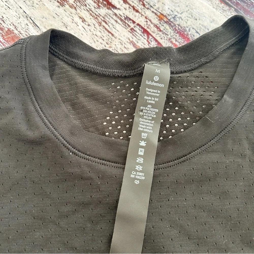 Lululemon Women’s Black Long-Sleeve Performance Top